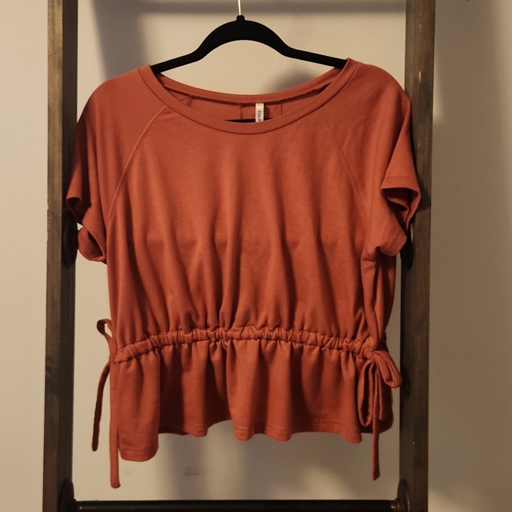Cinched waist, peephole back TShirt